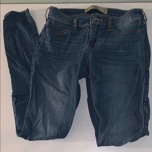 Holliater medium wash jeans